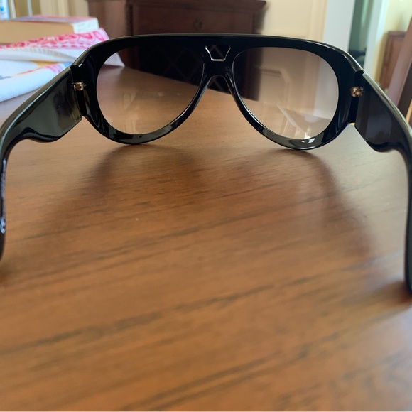 GUCCI VINTAGE 2000'S STUDDED SHEILD SUNGLASSES - Picture 4 of 8